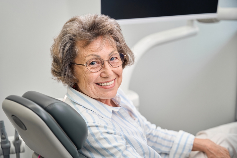 old women dental patient in chair
